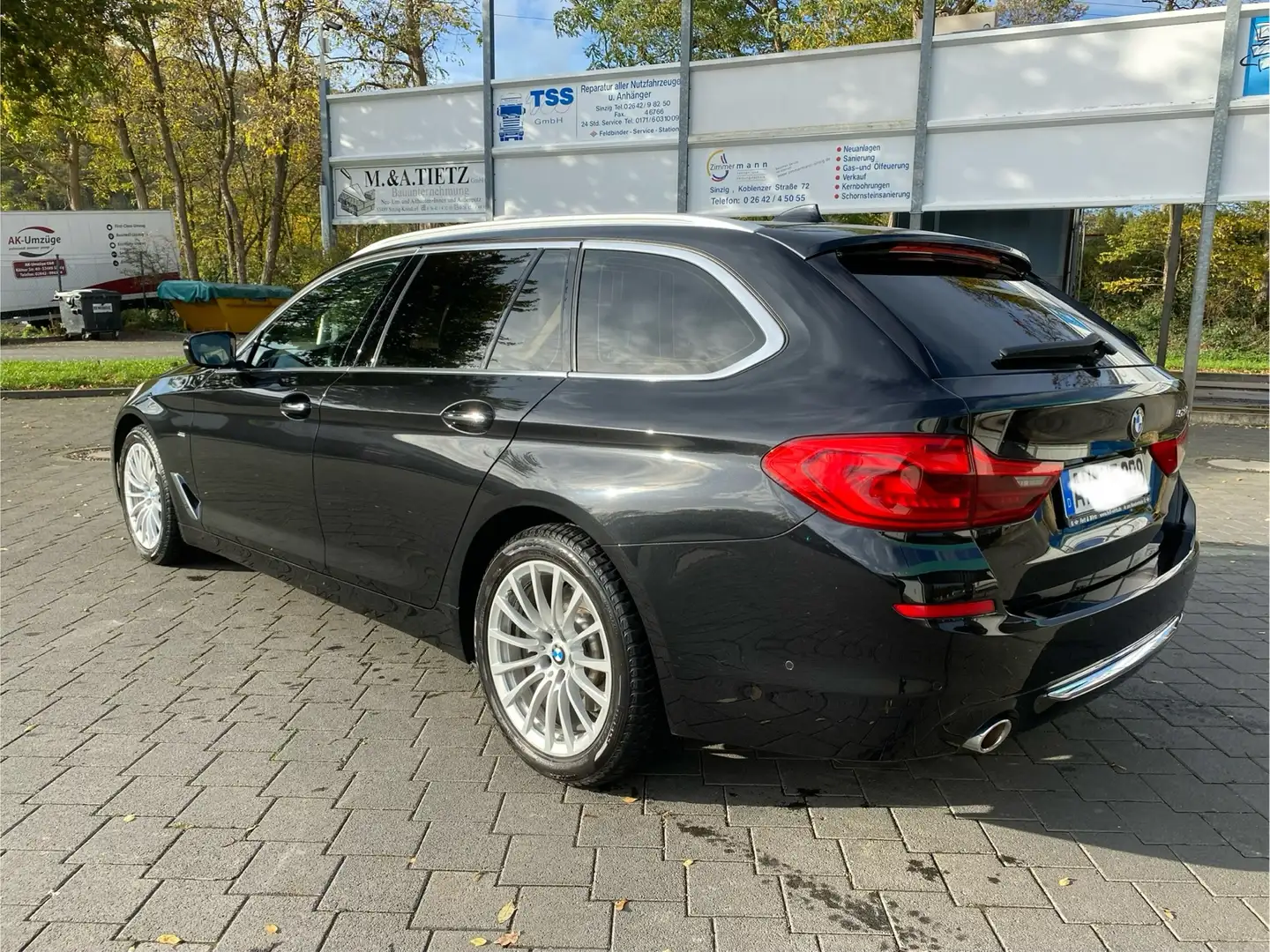 BMW 525 Touring Luxury Line/IAL/Headup/Park Ass+/Driv Ass+ Чорний - 2