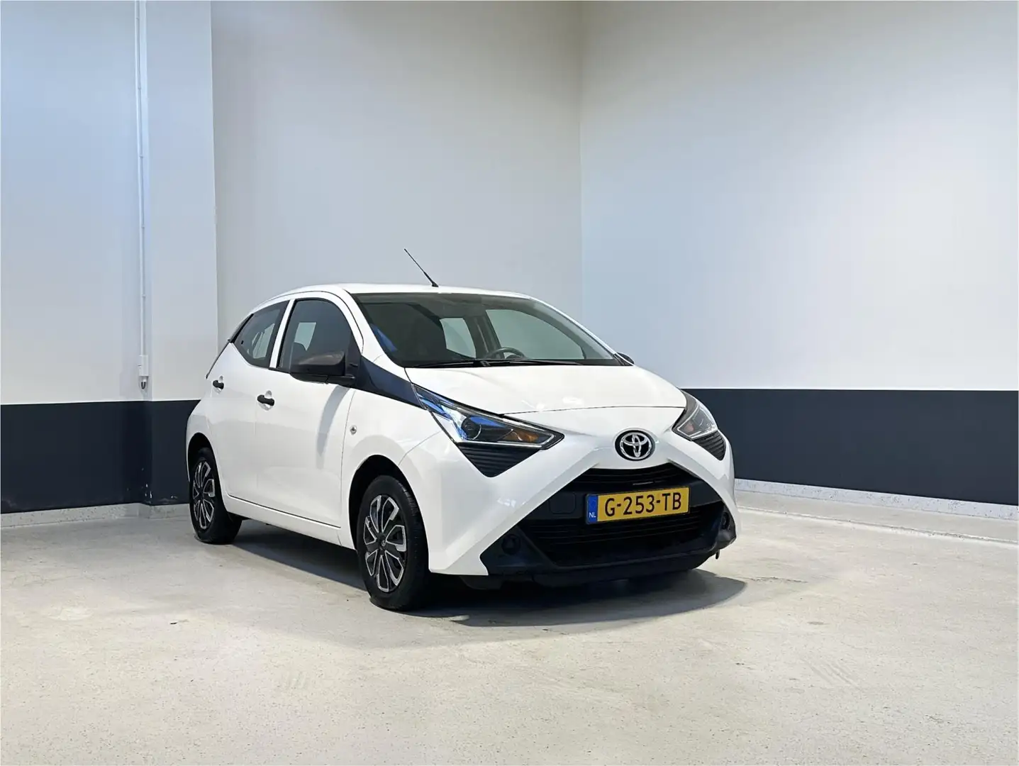 Toyota Aygo 1.0 VVT-i x-fun| NL| 2 Eig | Airco| C.V | Bluetoot Wit - 1