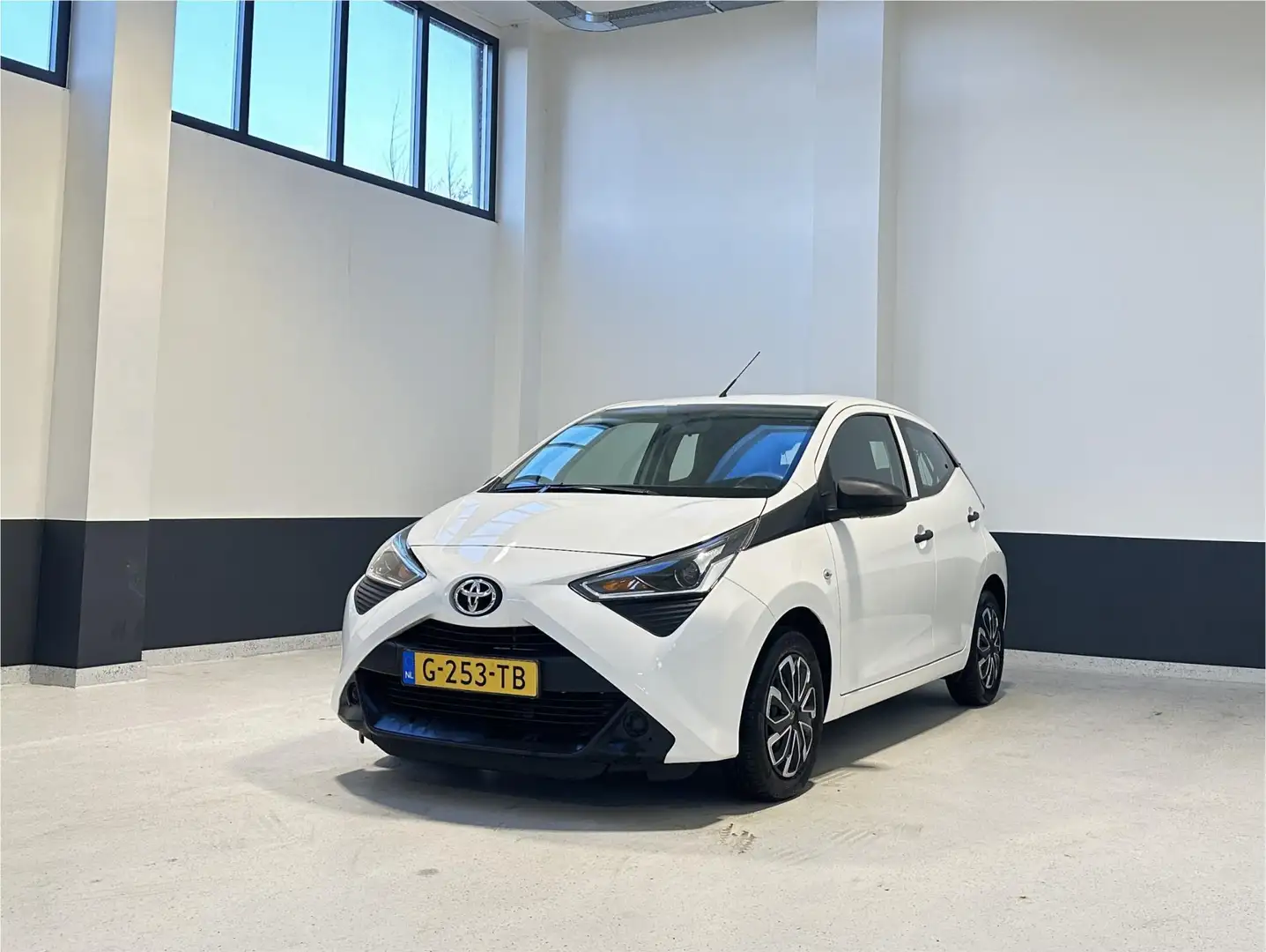 Toyota Aygo 1.0 VVT-i x-fun| NL| 2 Eig | Airco| C.V | Bluetoot Wit - 2