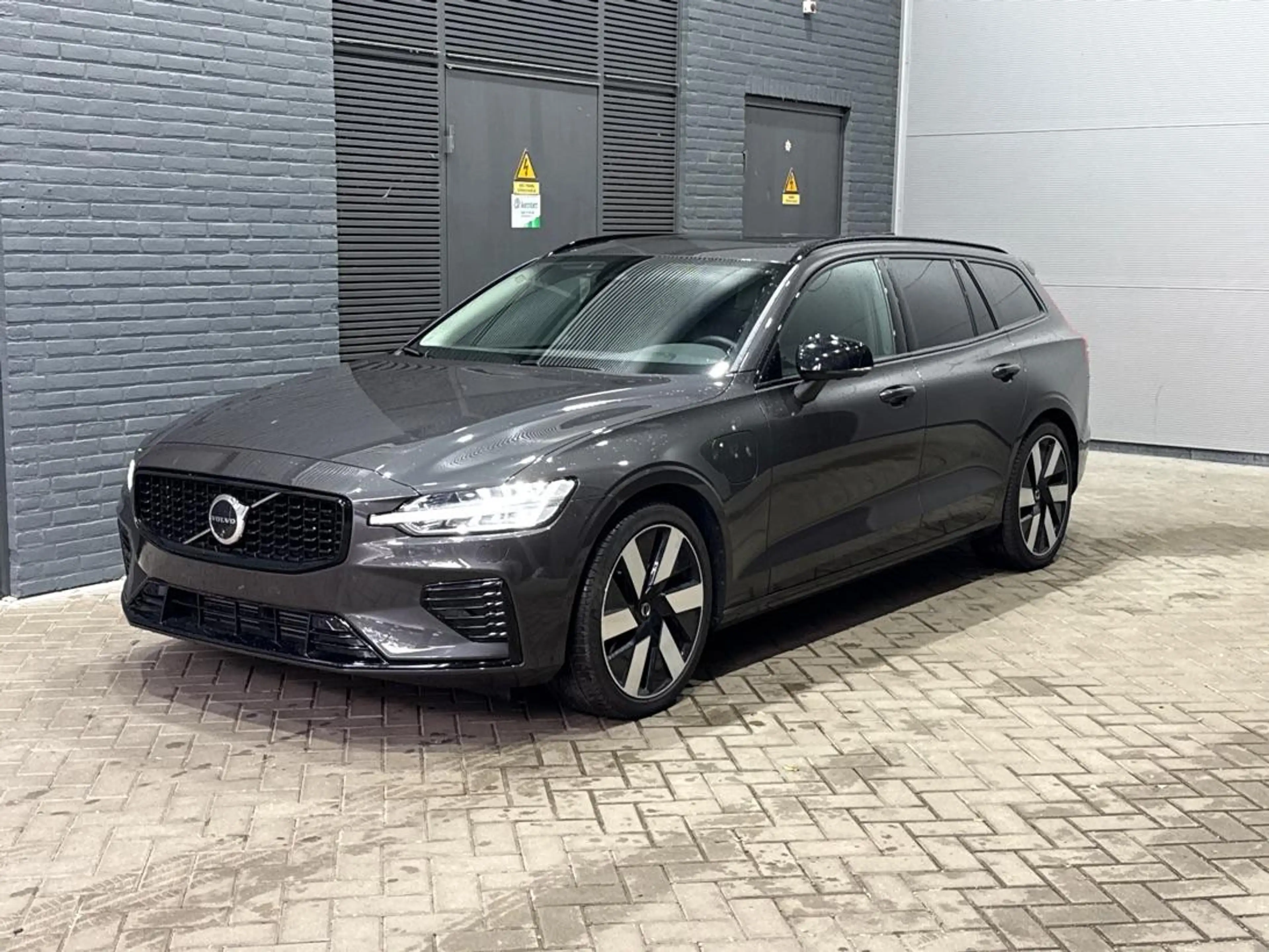 Volvo V60 T6 Plus Dark | Panoramadak | Harman/Kardon | Pilot — photo 4