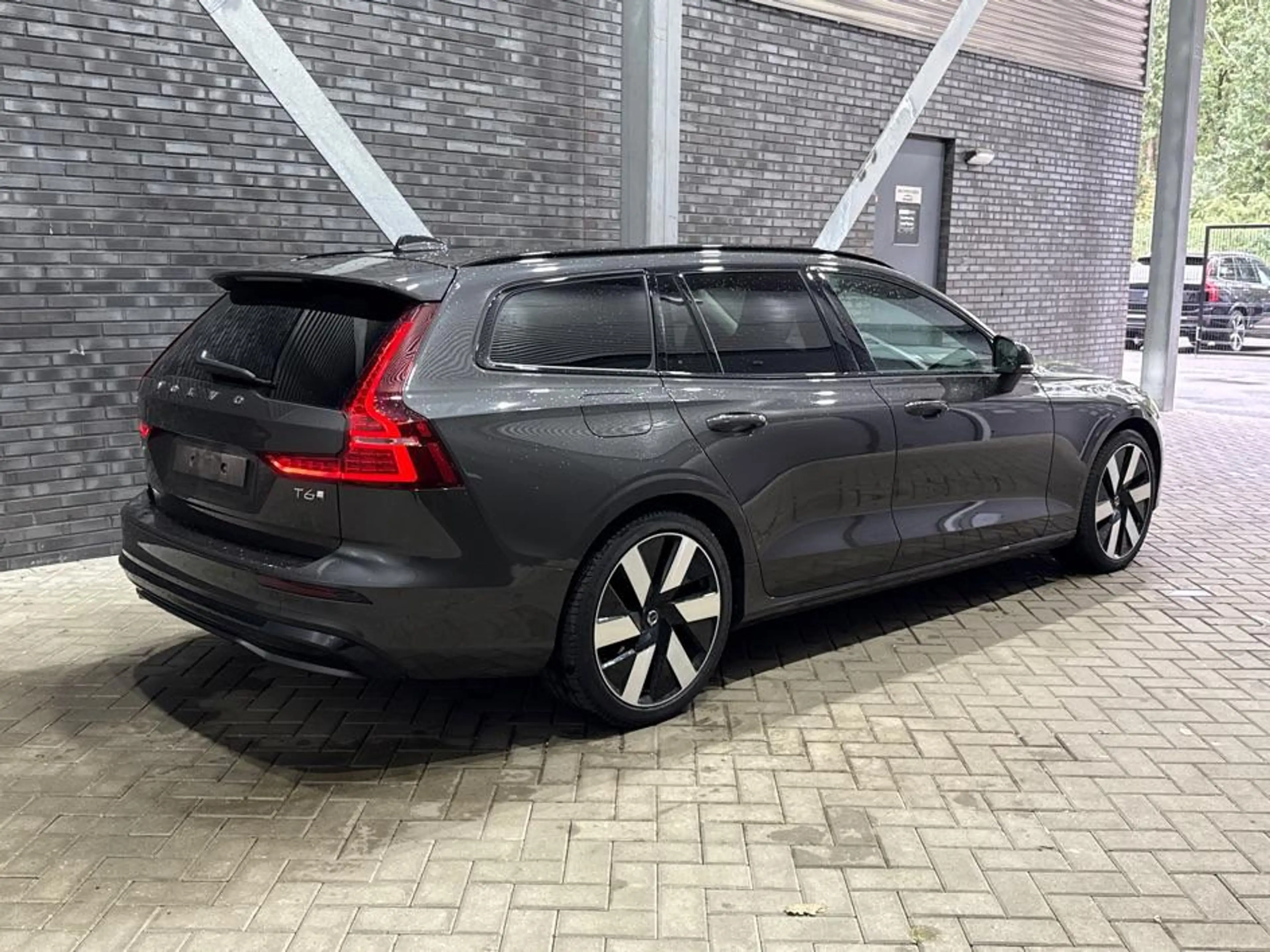 Volvo V60 T6 Plus Dark | Panoramadak | Harman/Kardon | Pilot — photo 2