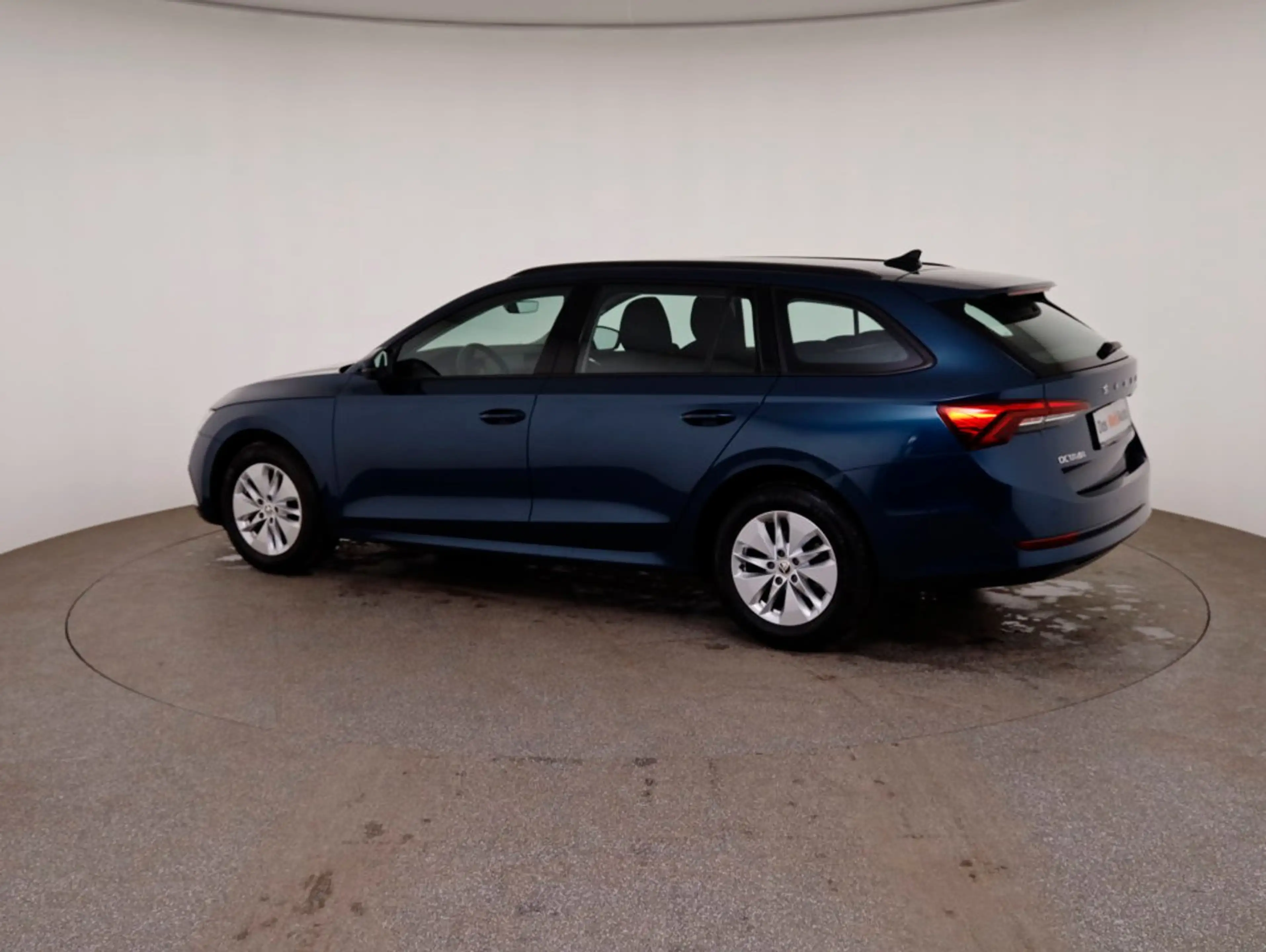 Skoda Octavia Ambition TDI — photo 9