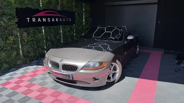 BMW Z4 2.2i 6 Cylindres 170 cv Capote electrique Jantes alu 16 Vitres electriques
