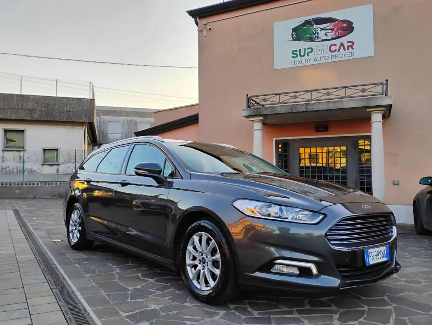 Ford Mondeo 2.0 TDCi 150 CV ECOnetic S&S SW Titanium Business Grigio - 1