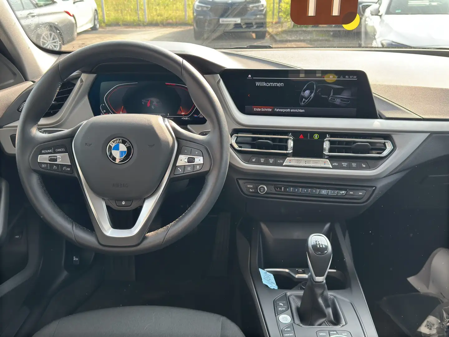 BMW 116 i Advantage Lenkradheizung Sitzheizung PDC Weiß - 2