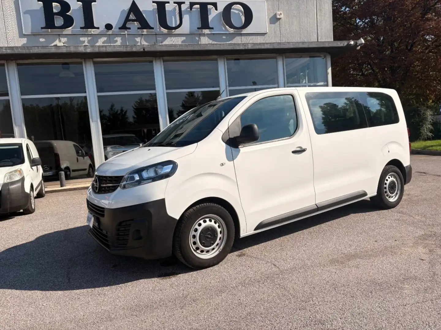 Opel Vivaro 1.5 Diesel 100 CV PC-TN 9 POSTI IVATO Weiß - 1