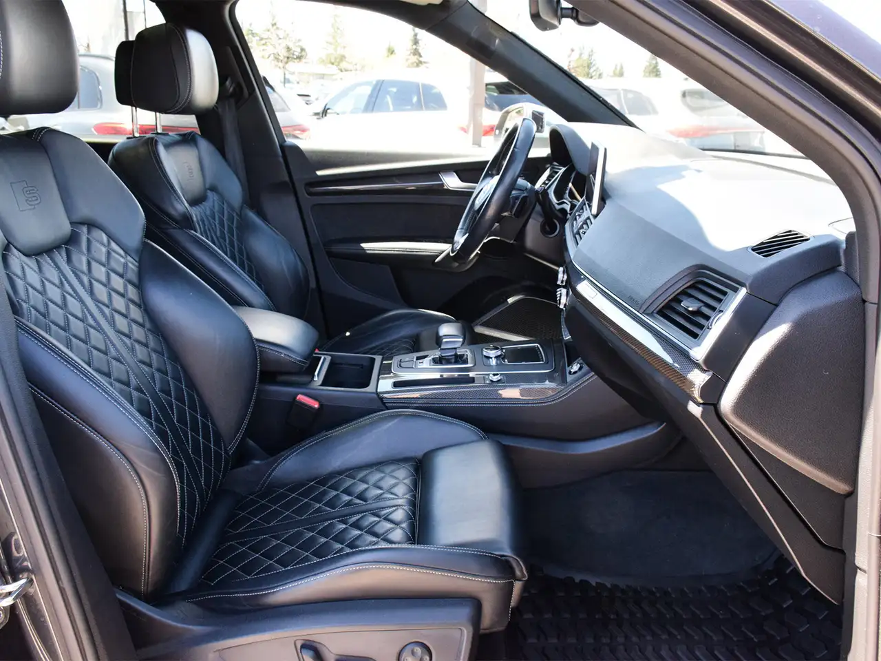 Audi SQ5 снимка Audi SQ5