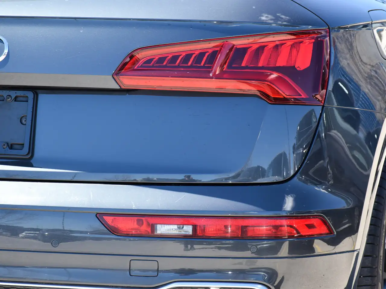 Audi SQ5 снимка Audi SQ5
