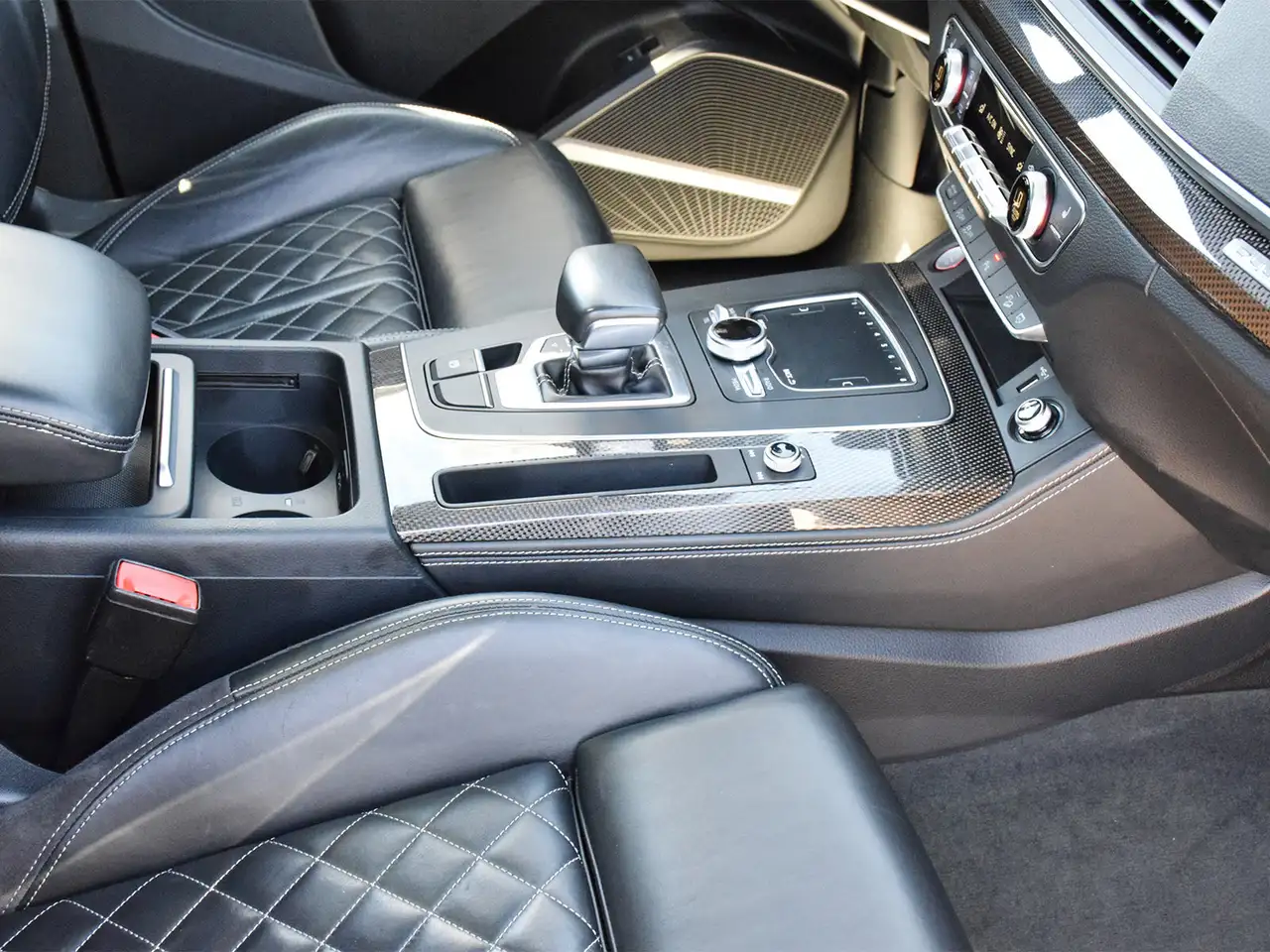 Audi SQ5 снимка Audi SQ5