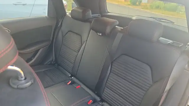 Mercedes-Benz B-Class view 9