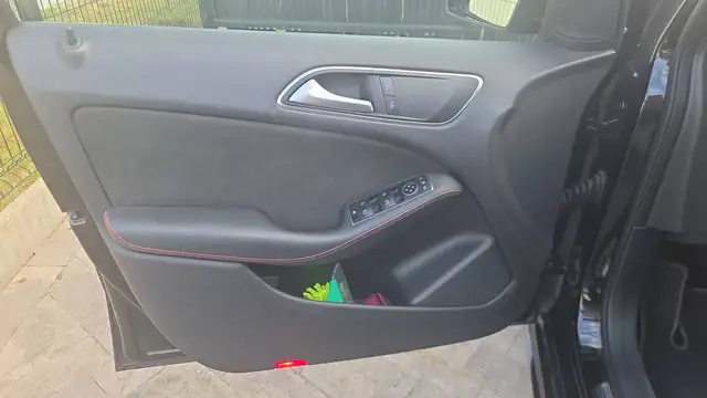 Mercedes-Benz B-Class view 7