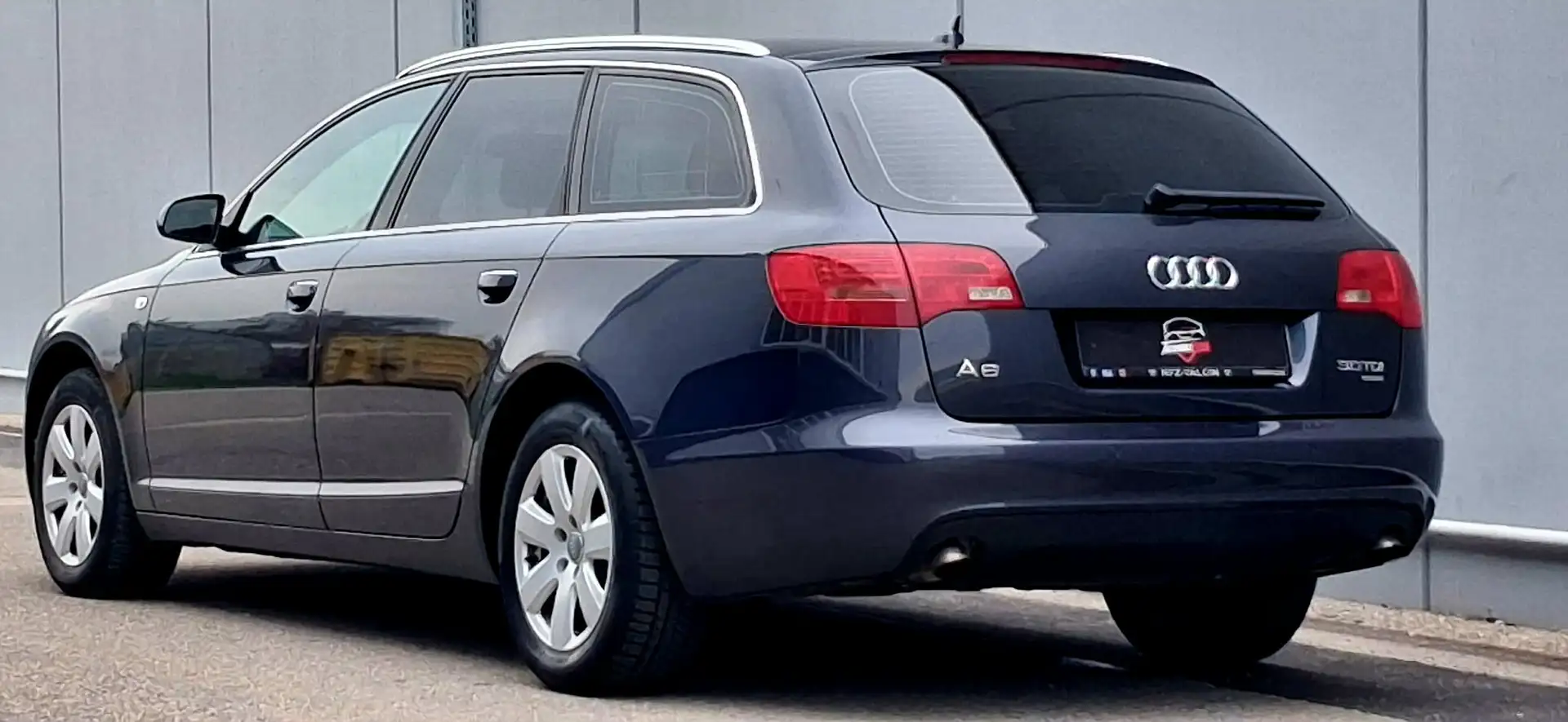 Audi A6 Avant 3,0 TDI V6 quattro Tiptr. DPF Grau - 2