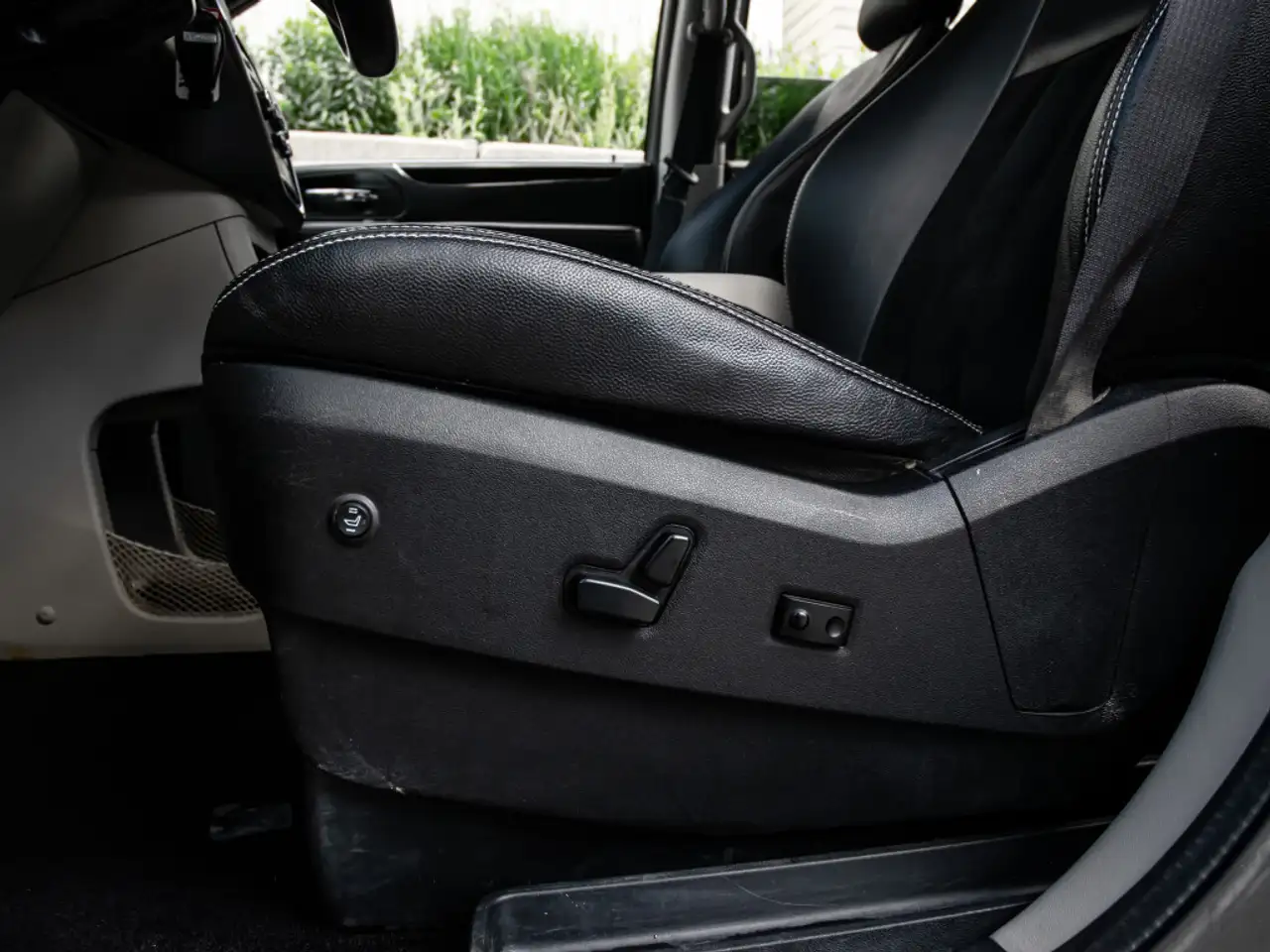 Dodge Grand Caravan снимка Dodge Grand Caravan