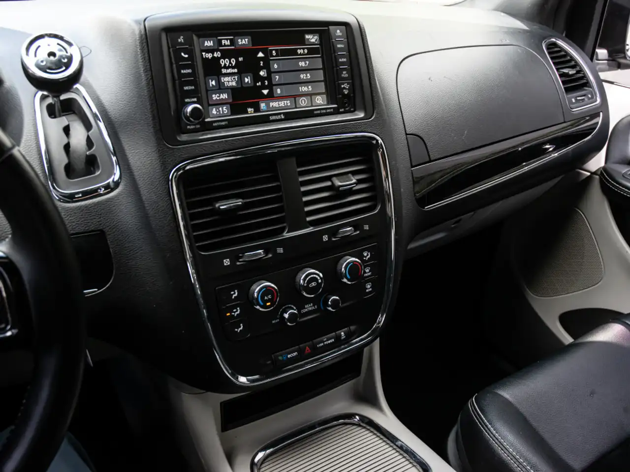 Dodge Grand Caravan снимка Dodge Grand Caravan