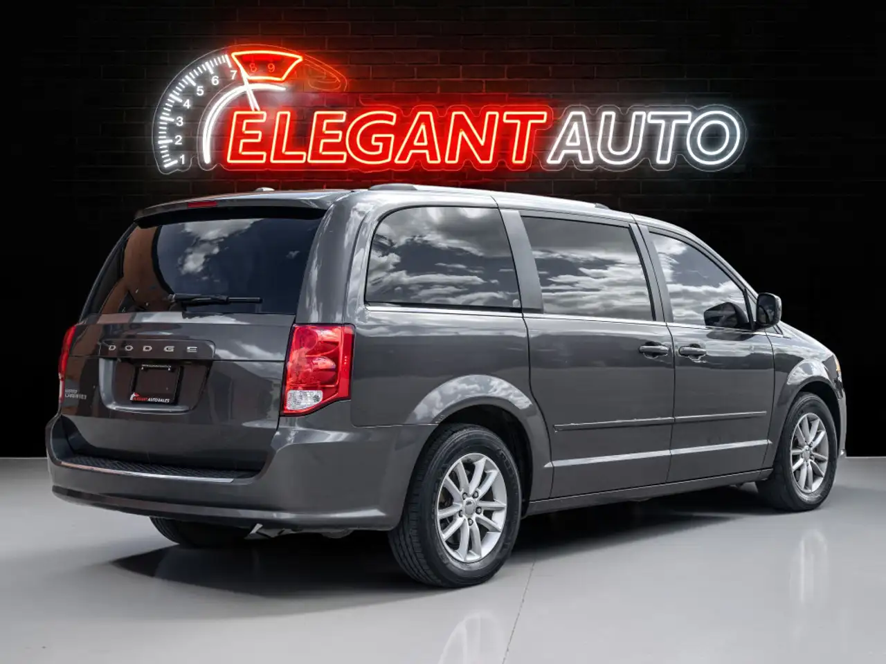 Dodge Grand Caravan снимка Dodge Grand Caravan