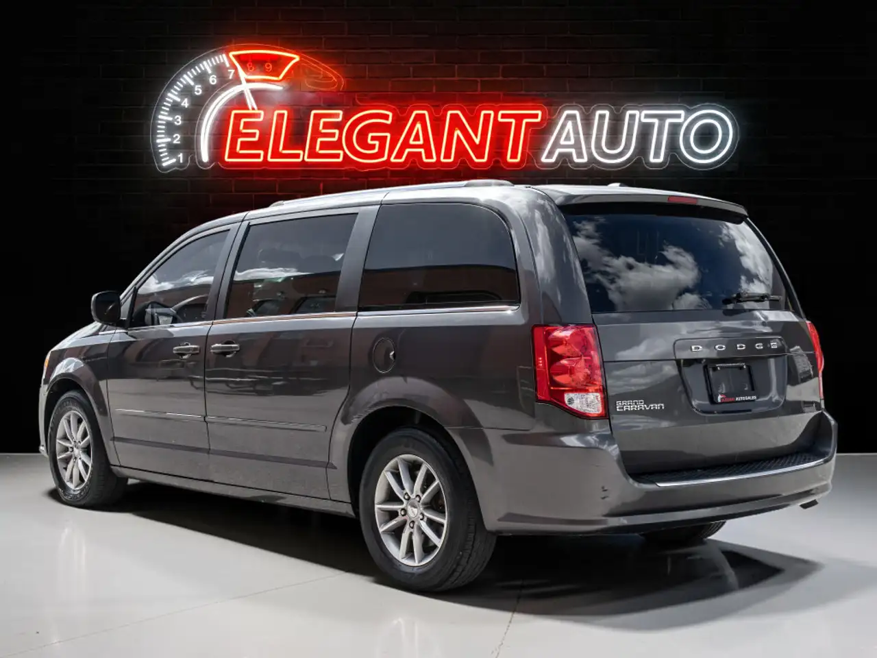 Dodge Grand Caravan снимка Dodge Grand Caravan