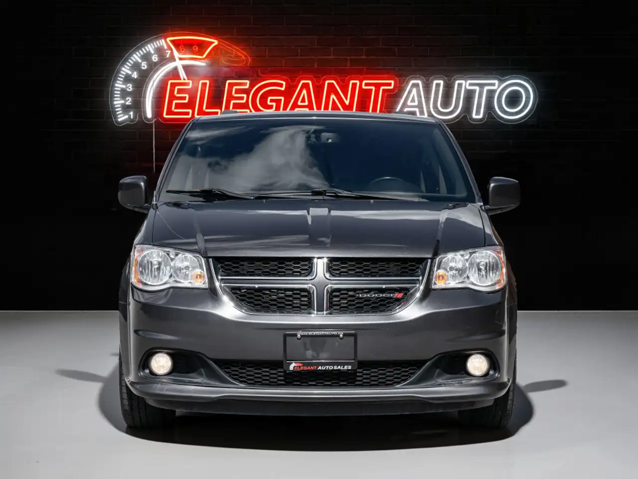 Dodge Grand Caravan снимка Dodge Grand Caravan