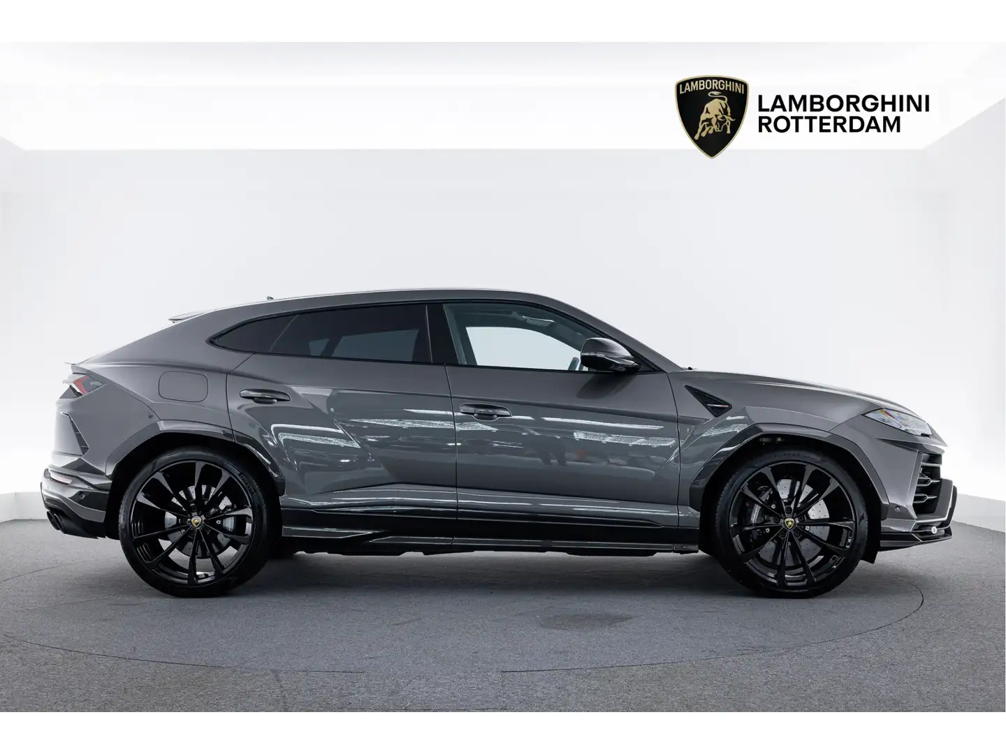 Lamborghini Urus MY22 | Full Carbon | 4 Seater | B&O Grijs - 2