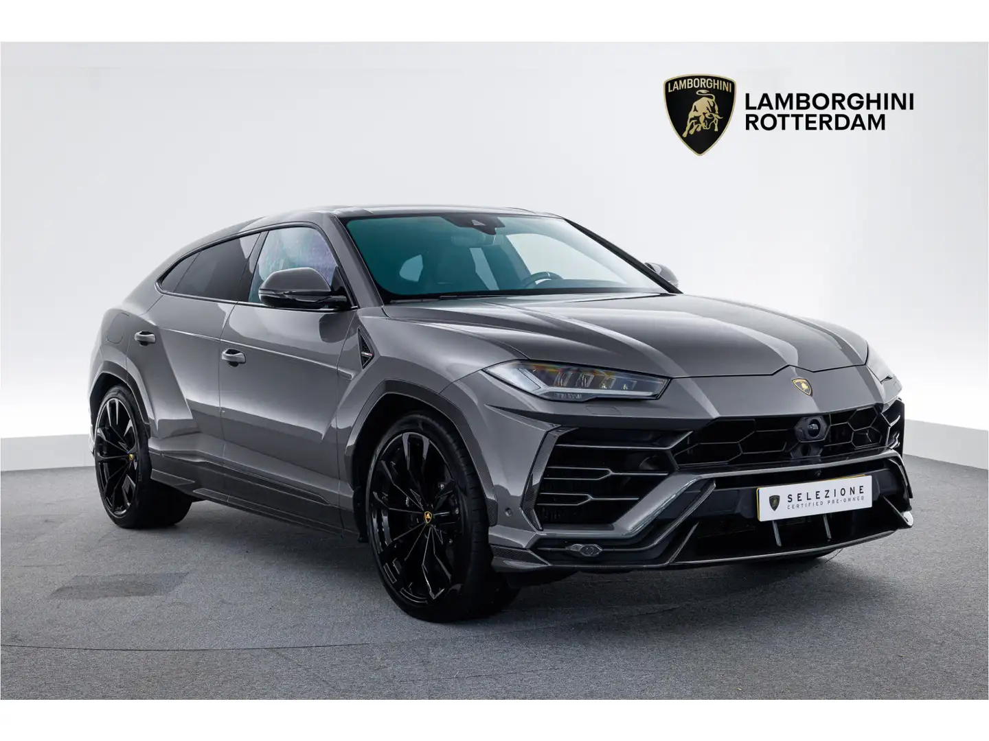 Lamborghini Urus MY22 | Full Carbon | 4 Seater | B&O Grijs - 1