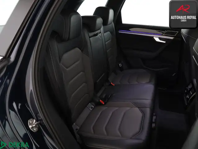 Volkswagen Touareg view 13