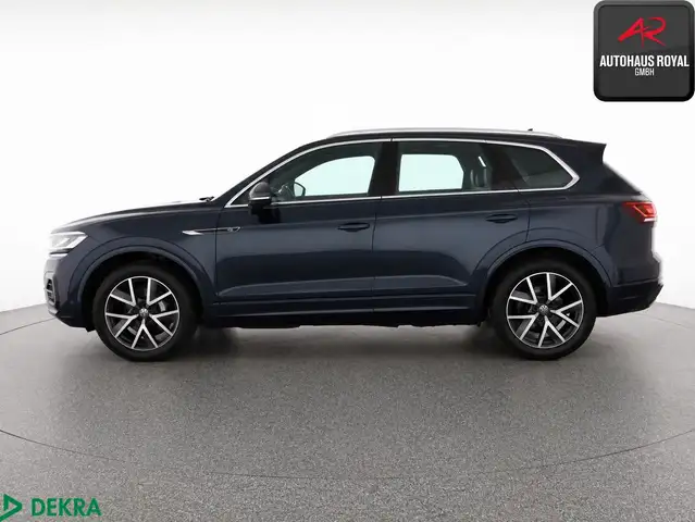 Volkswagen Touareg view 2