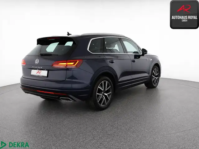 Volkswagen Touareg view 5
