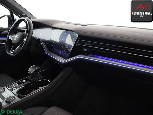 Volkswagen Touareg view 10