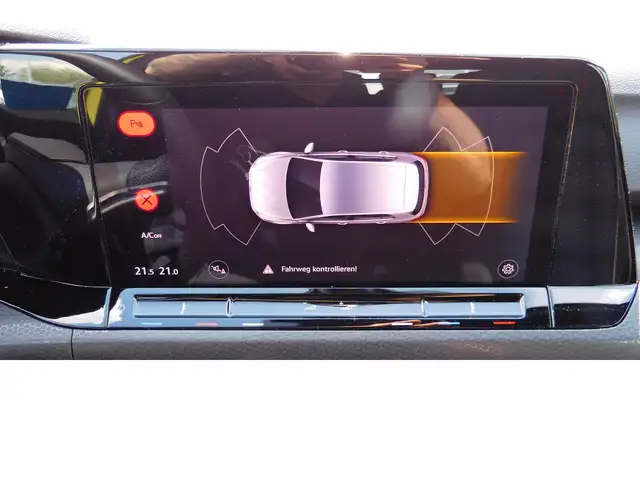 Volkswagen Golf view 6