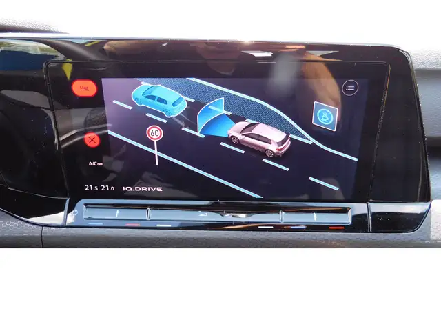 Volkswagen Golf view 8