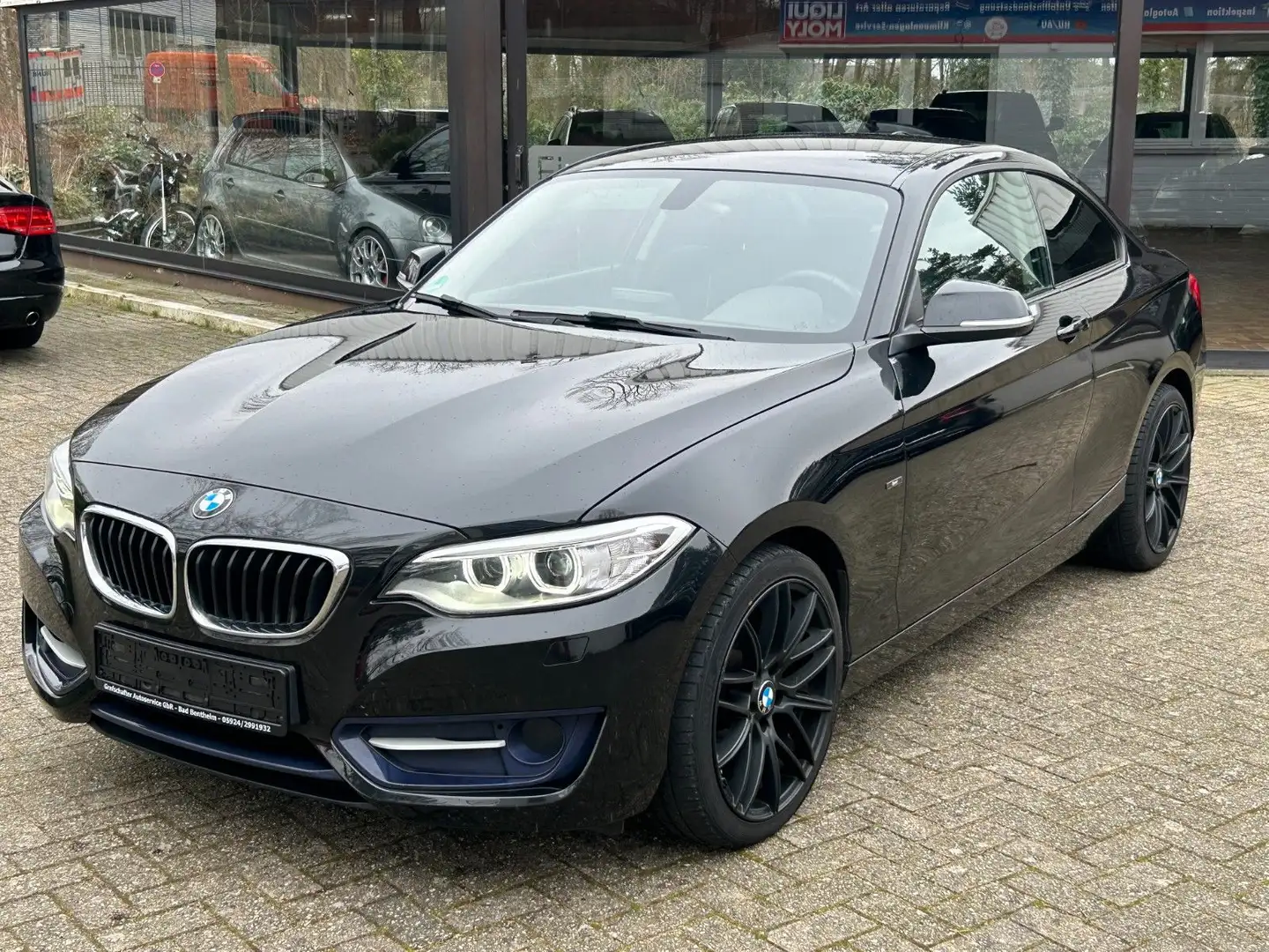 BMW 220 i Coupe Sport |M-Lenkrad|Bi-Xenon|2.Hand| Black - 2