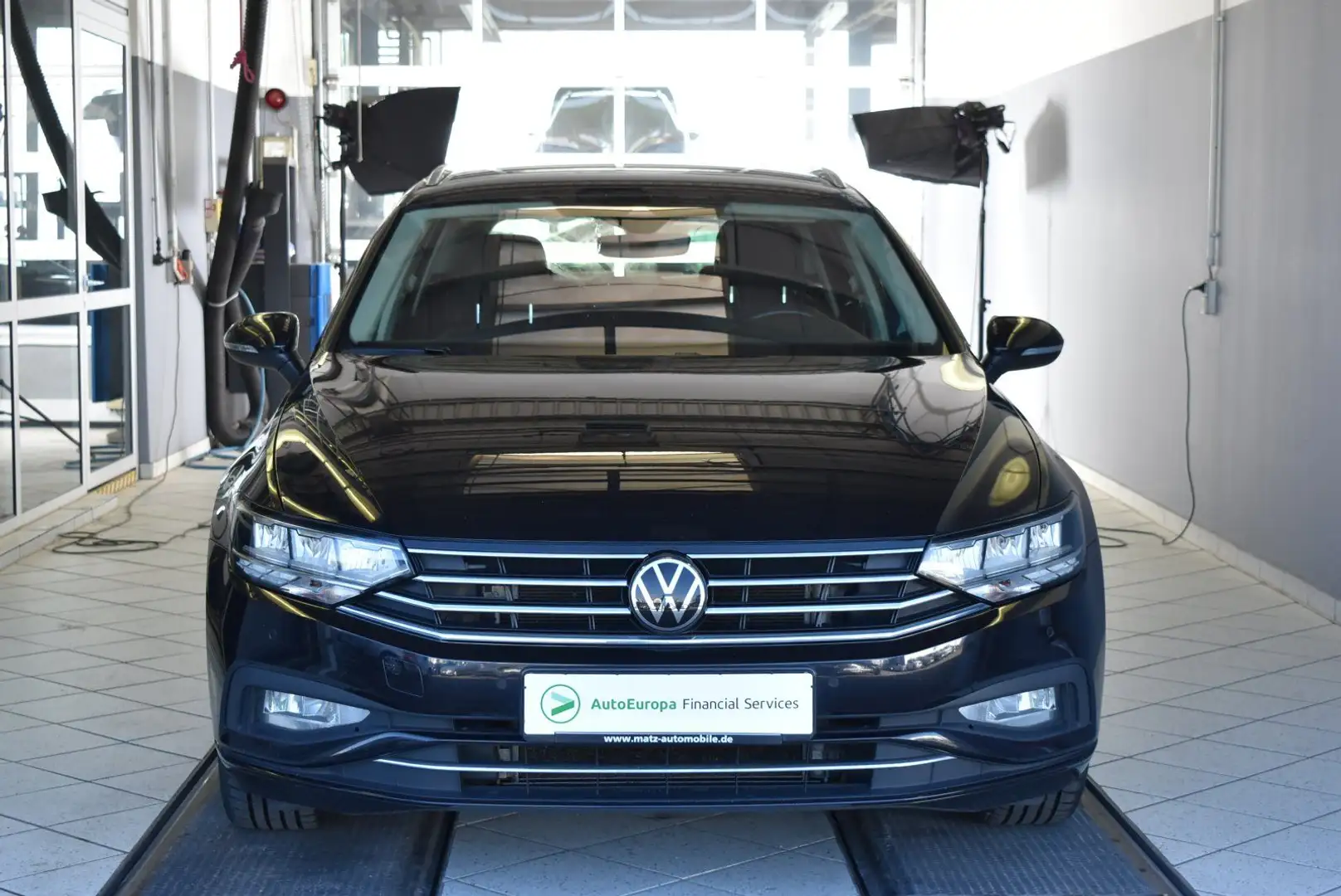 Volkswagen Passat Variant 2.0TDI Business DSG*AHK*LED*Navi Black - 2