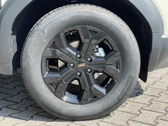Dacia Duster view 14