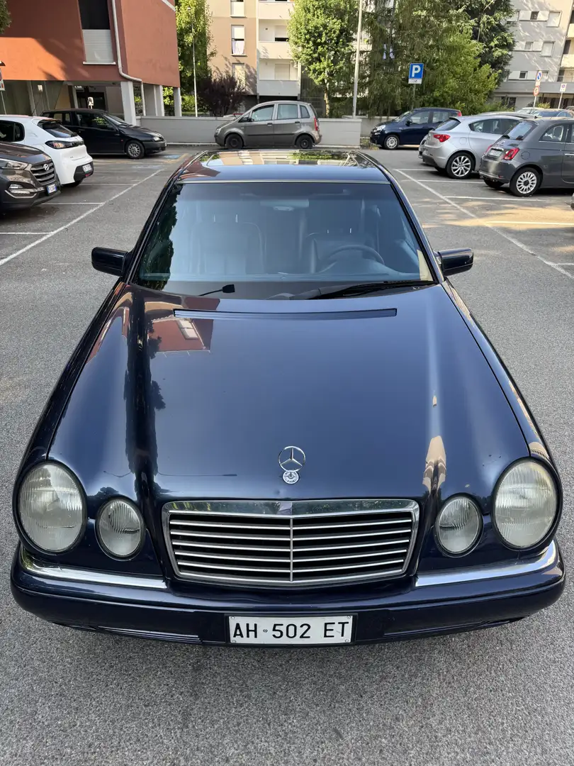 Mercedes-Benz E 200 Avantgarde - 1