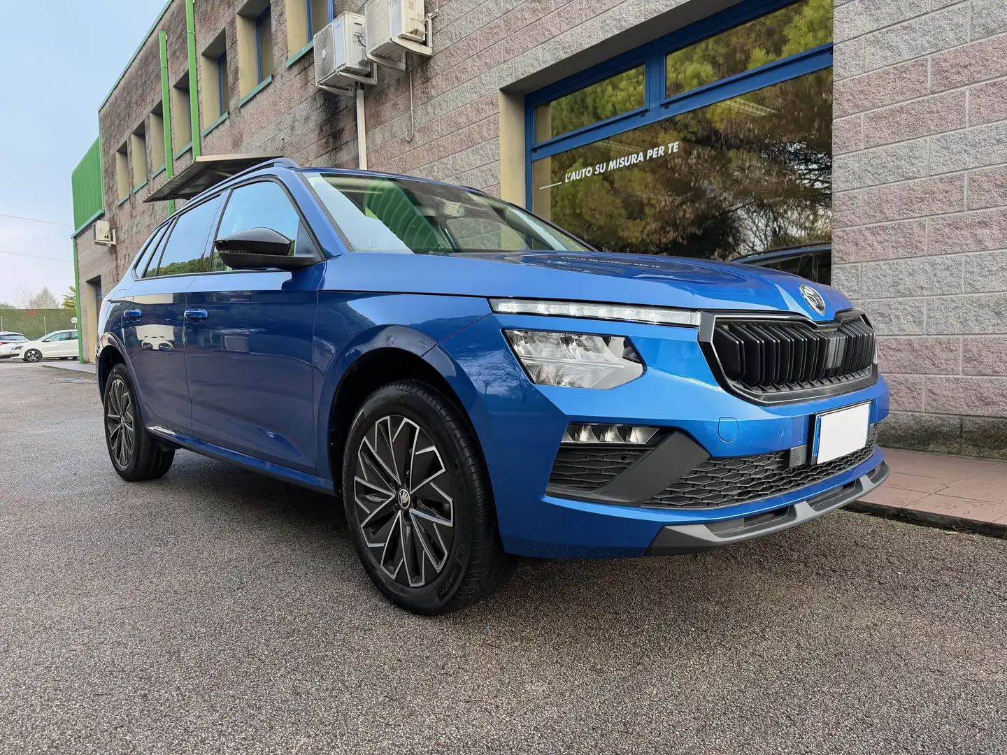 Skoda Kamiq 1.0 TSI 95CV BLACK DOTS UNIPROPRIETARIO CERCHI 17" Bleu - 1