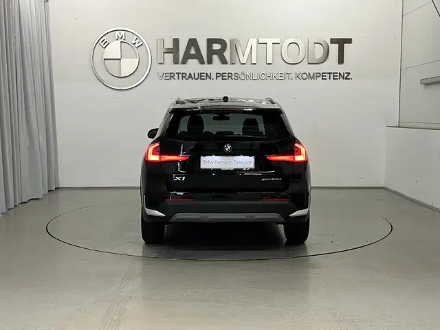 BMW X1 view 4
