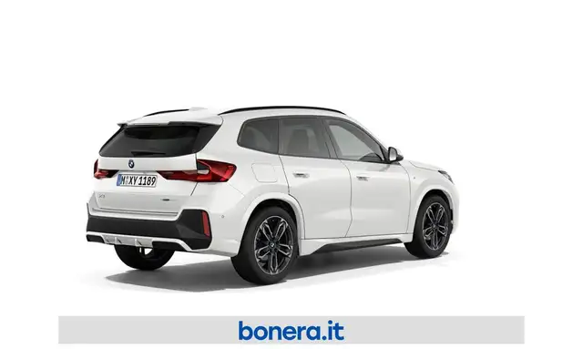 BMW X1 view 3