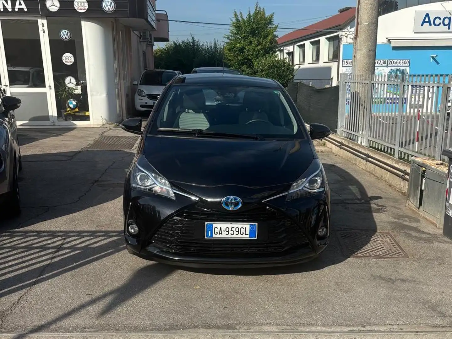 Toyota Yaris Yaris III  5p 1.5h Business NESSUN VINCOLO Nero - 1