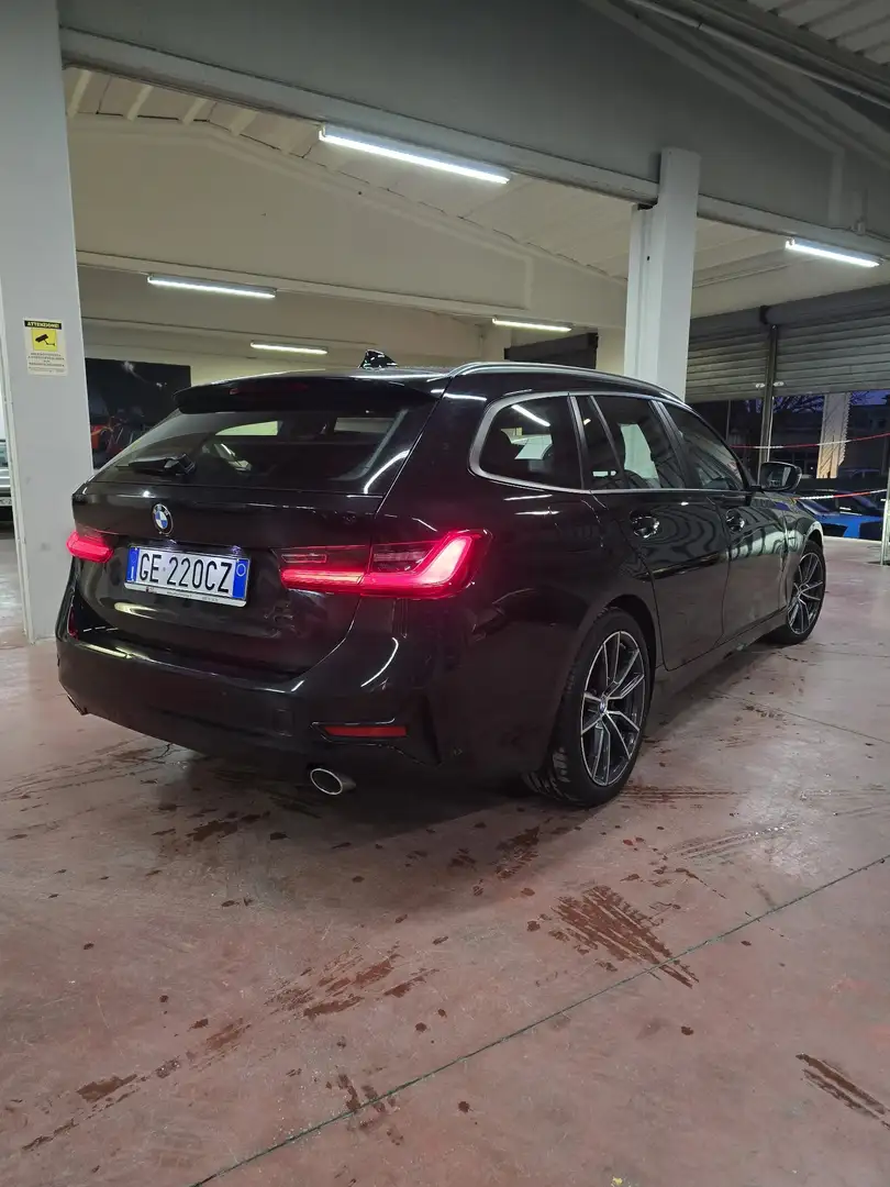 BMW 318 318d Touring mhev 48V Luxury auto Negro - 2