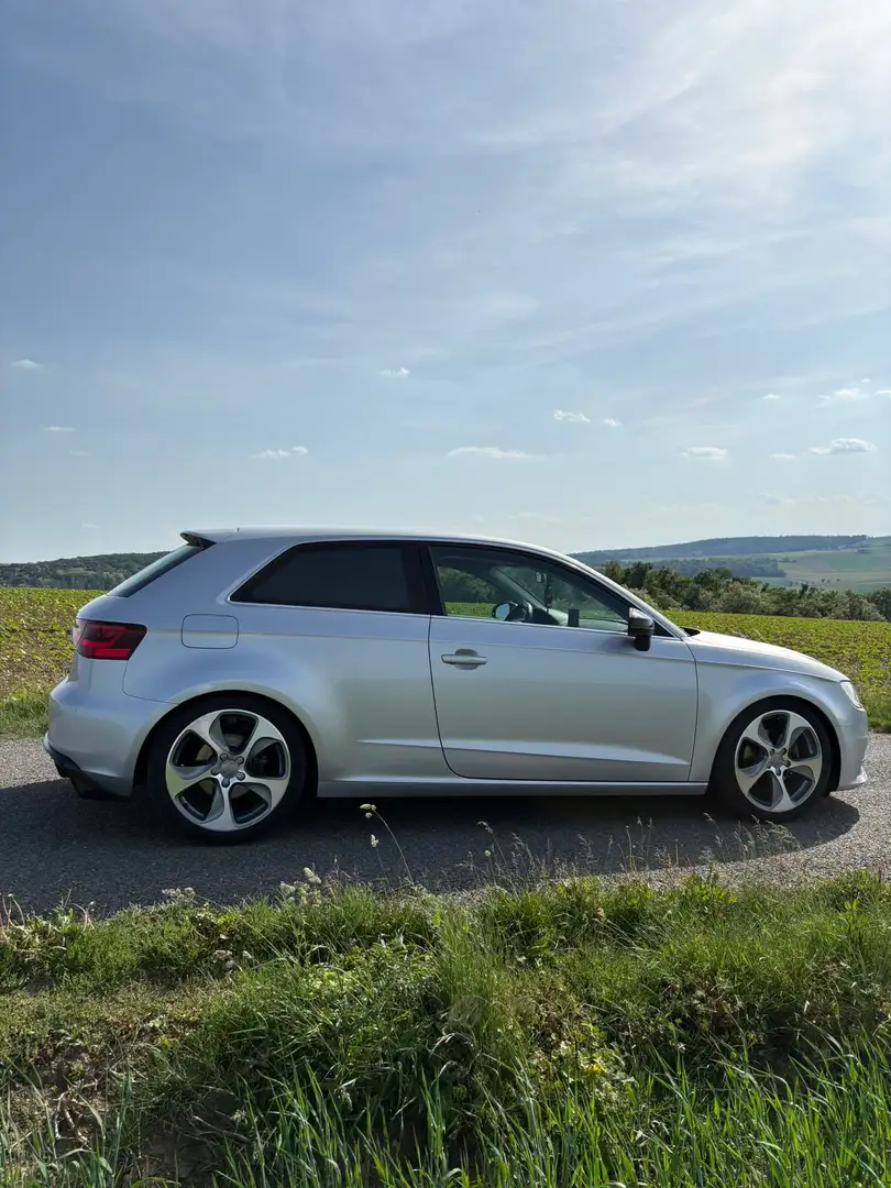 Audi A3 Attraction 2,0 TDI DPF - 1