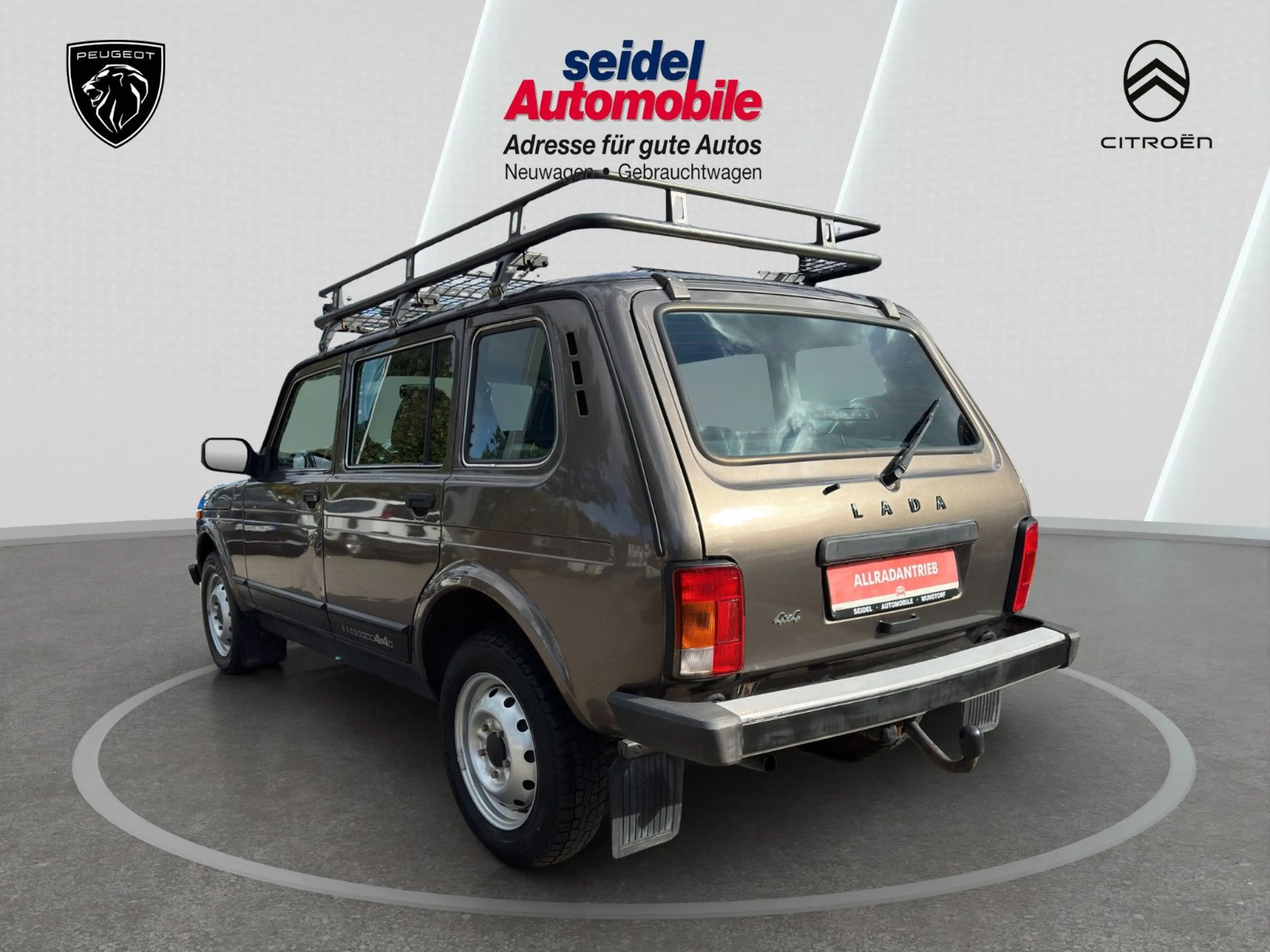 Lada Taiga Urban 4x4, 1,7, wenig KM, Dachträger, AHK — photo 3