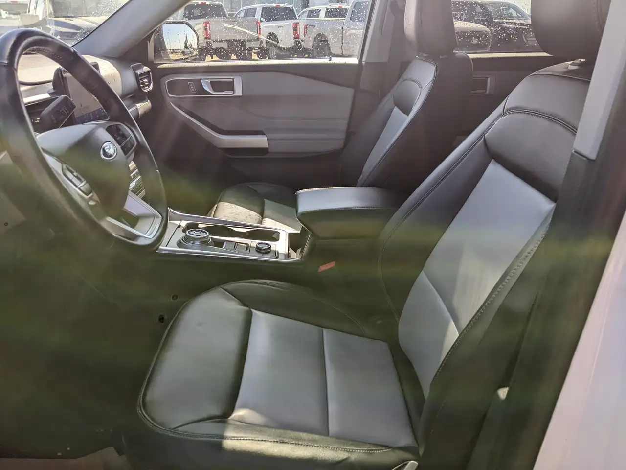 Ford Explorer снимка Ford Explorer