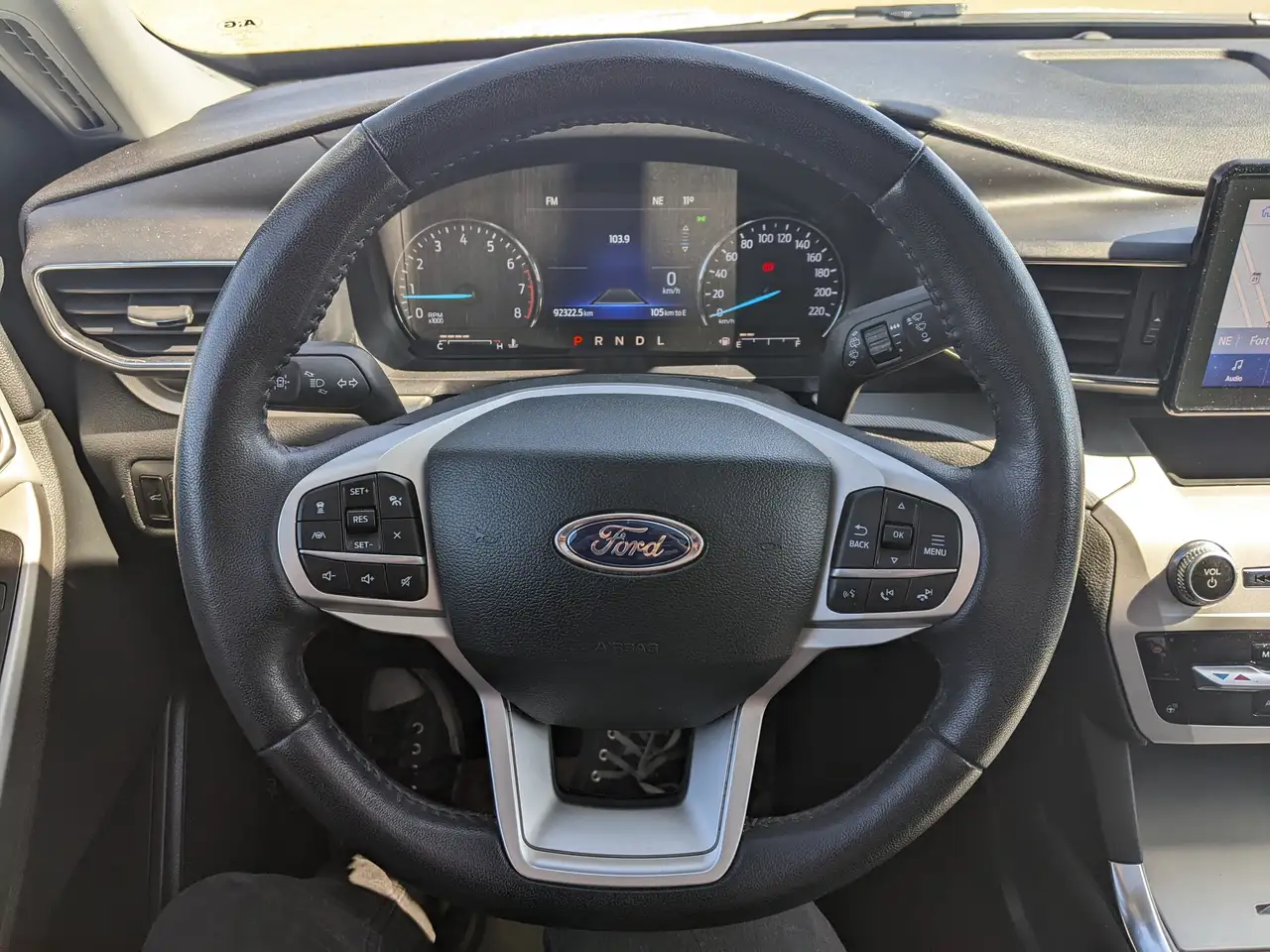 Ford Explorer снимка Ford Explorer