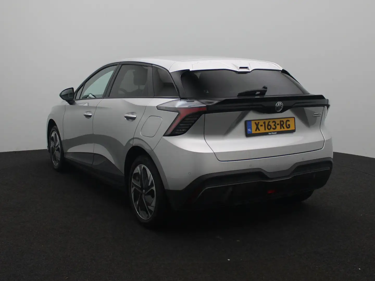 MG MG4 Electric Comfort 64 kWh | Navi | Apple CarPlay | L Grijs - 2