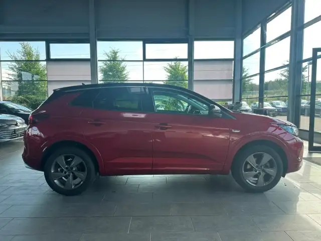 Opel Grandland view 4