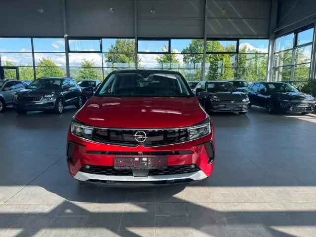 Opel Grandland view 2