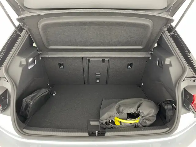 Volkswagen Id.3 view 7