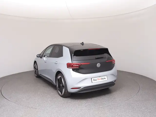 Volkswagen Id.3 view 5