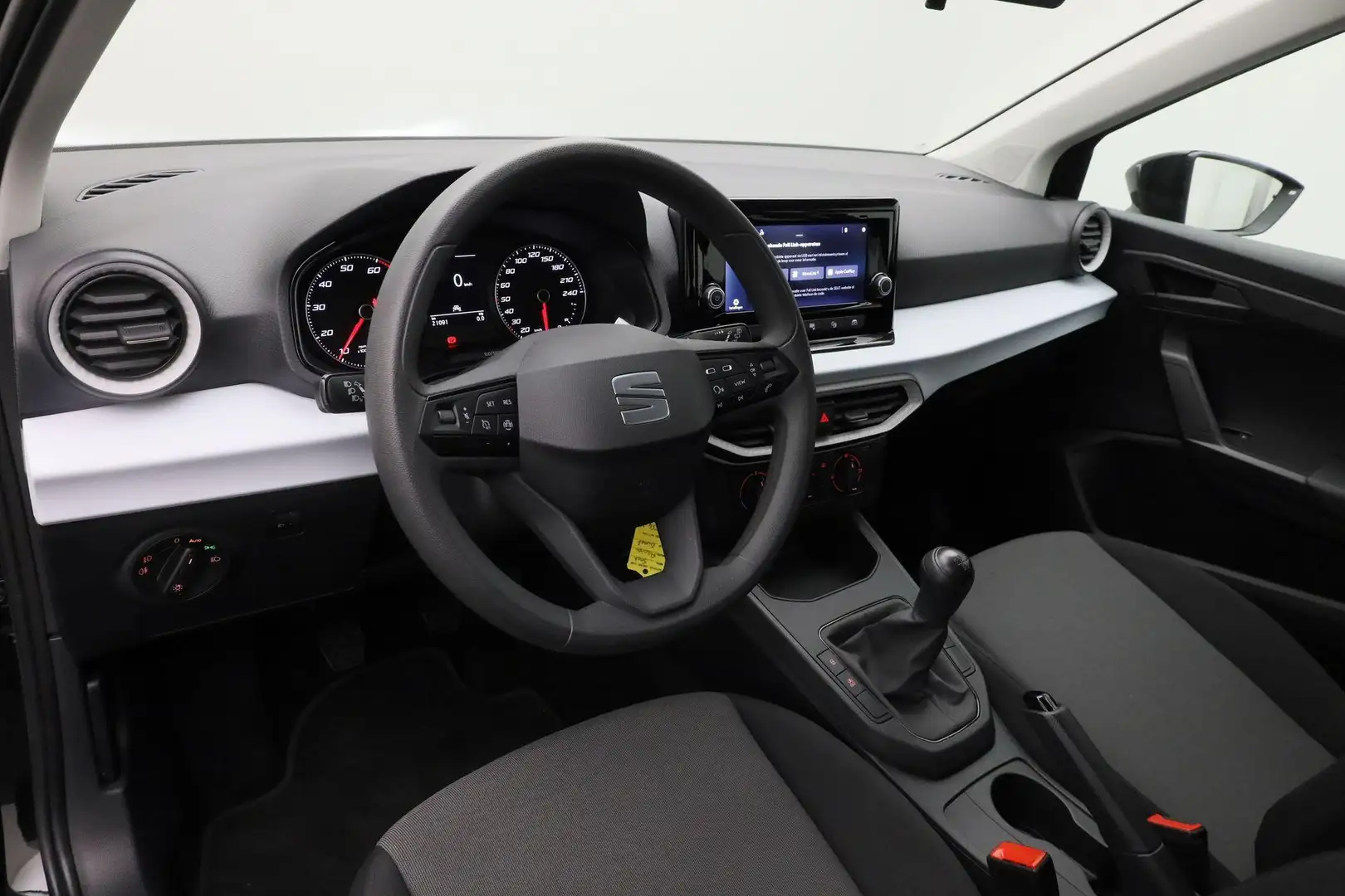 SEAT Arona 1.0 TSI 95 pk Reference | Trekhaak | Apple Carplay Zwart - 2