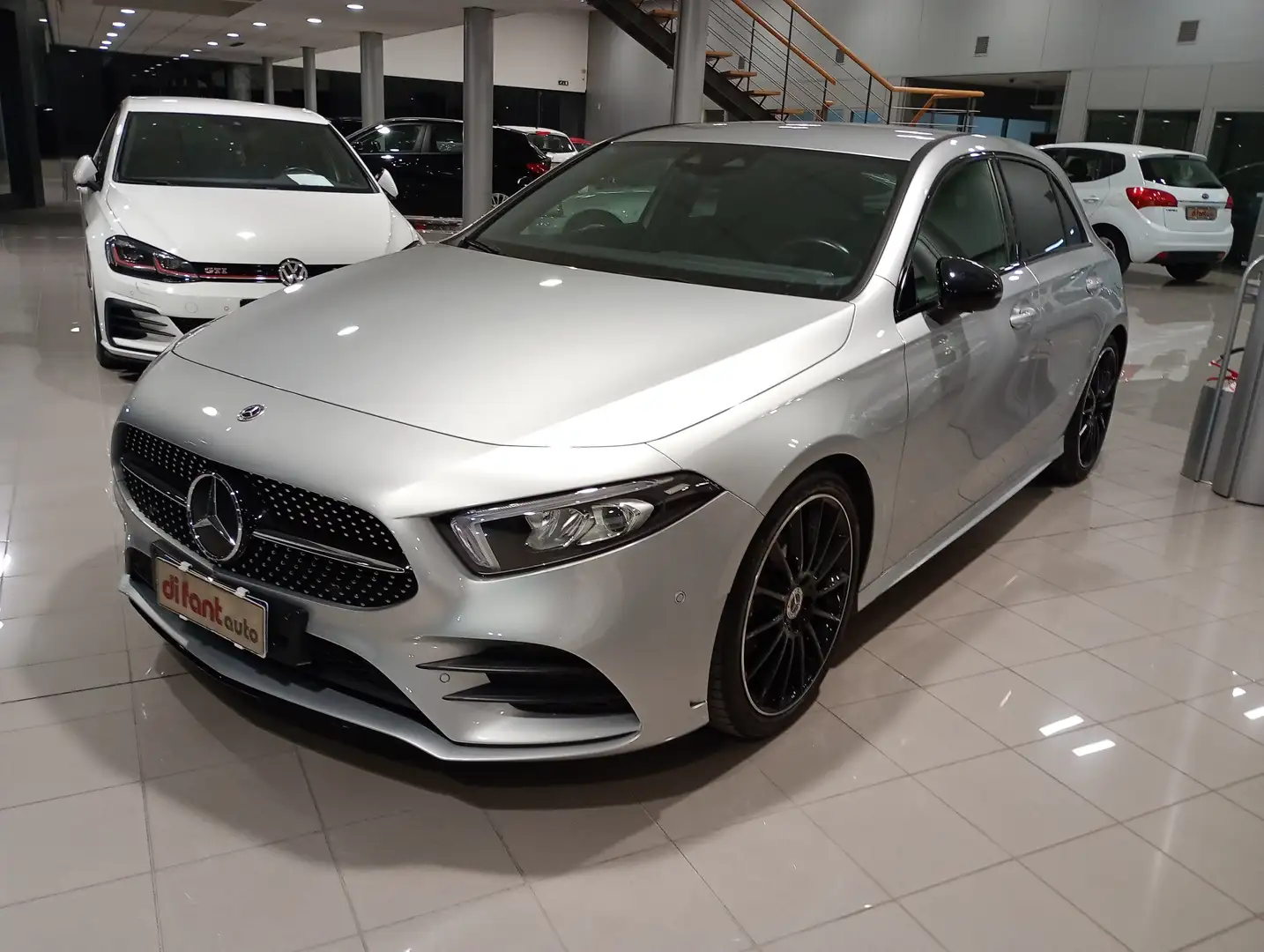 Mercedes-Benz A 200 Classe A -W177 2018 Premium auto Night Edition AMG Argento - 2