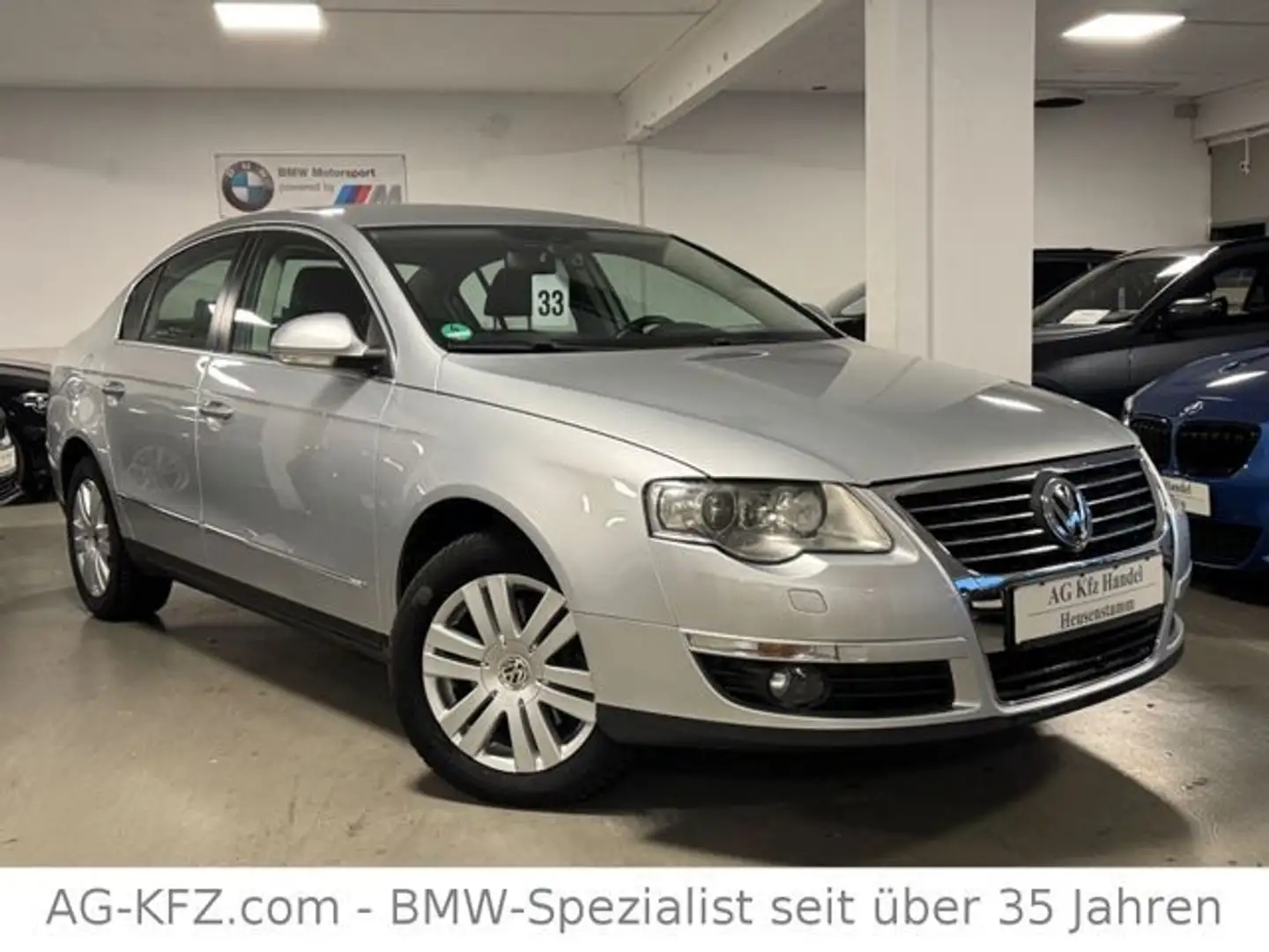 Volkswagen Passat Lim. 2.0 FSI Highline/1.Hand/VW-Service Silber - 1